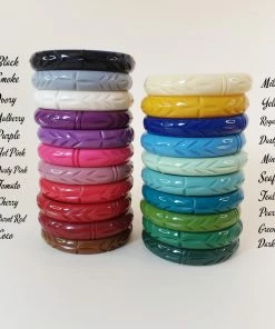 Accessories Bow & Crossbones Elsie Carved Fakelite Bangle - Green