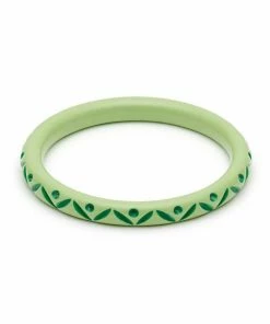 Splendette Narrow Spring Carved Bangle