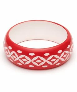 Splendette Wide Lover Carved Bangle - Duchess