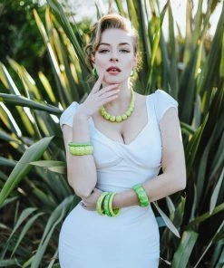 Splendette Midi Carved Bangle - Lime