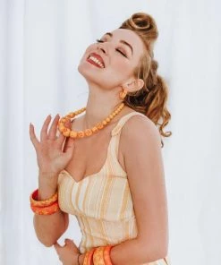 Splendette Wide Carved Bangle Duchess - Honeysuckle