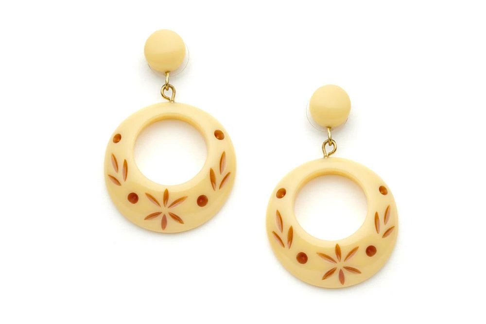 Splendette Carved Drop Hoop Earrings - Lait 3 Splendette Carved Drop Hoop Earrings - Lait