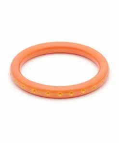Splendette Narrow Carved Bangle - Freesia