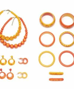 Splendette Narrow Carved Bangle - Freesia