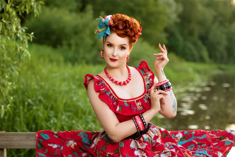 Splendette Lover Carved Hoop Earrings 4 Splendette Lover Carved Hoop Earrings