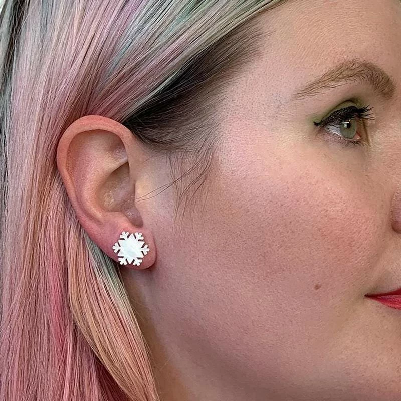 Erstwilder Snowflake Ripple Resin Stud Earrings - White 5 Erstwilder Snowflake Ripple Resin Stud Earrings - White